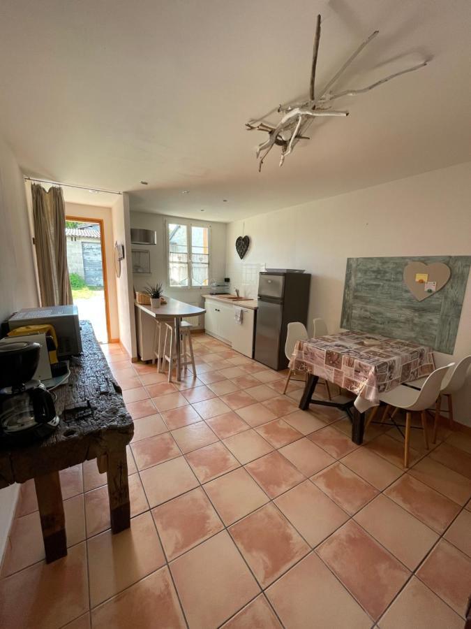 Vila Le Bois Flotte Arrigny Exteriér fotografie